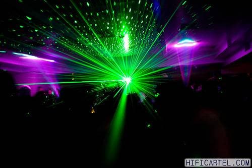 Лазерная установка купить на Сахалине для дискотек, вечеринок, дома, кафе, клуба